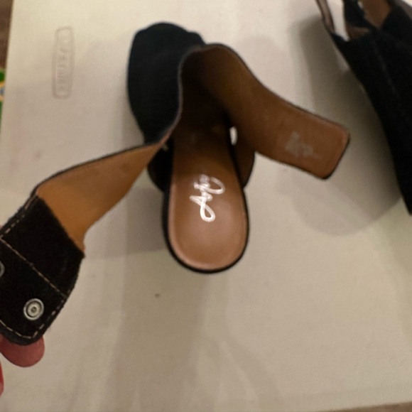 Arturo Chiang Janel High Heel size 8 M Perforated Leather Peep-toe Sandals - Picture 8 of 9